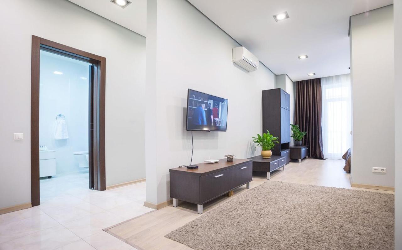 Navit Apartments With Breakfast, Near The Railway Station, The City Center And The Park Kiev Dış mekan fotoğraf