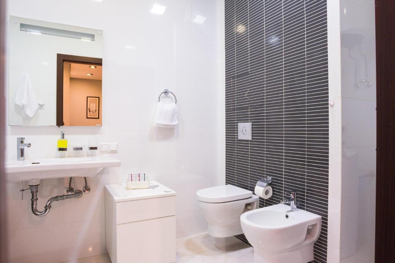 Navit Apartments With Breakfast, Near The Railway Station, The City Center And The Park Kiev Dış mekan fotoğraf